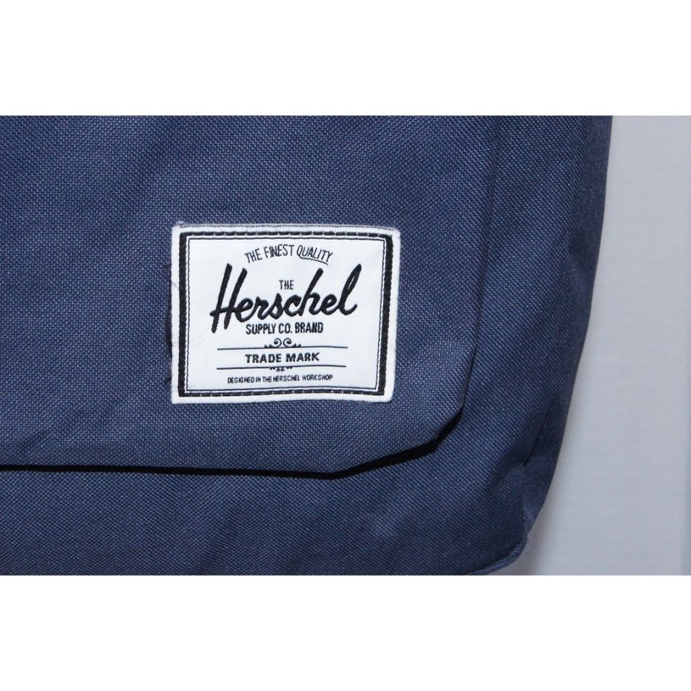 Herschel Backpack - Picture 2 of 13
